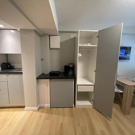 Suesses Kleines Und Zentrales Apartment Fuer Zwei Personen Mitten In Amburgo Esterno foto