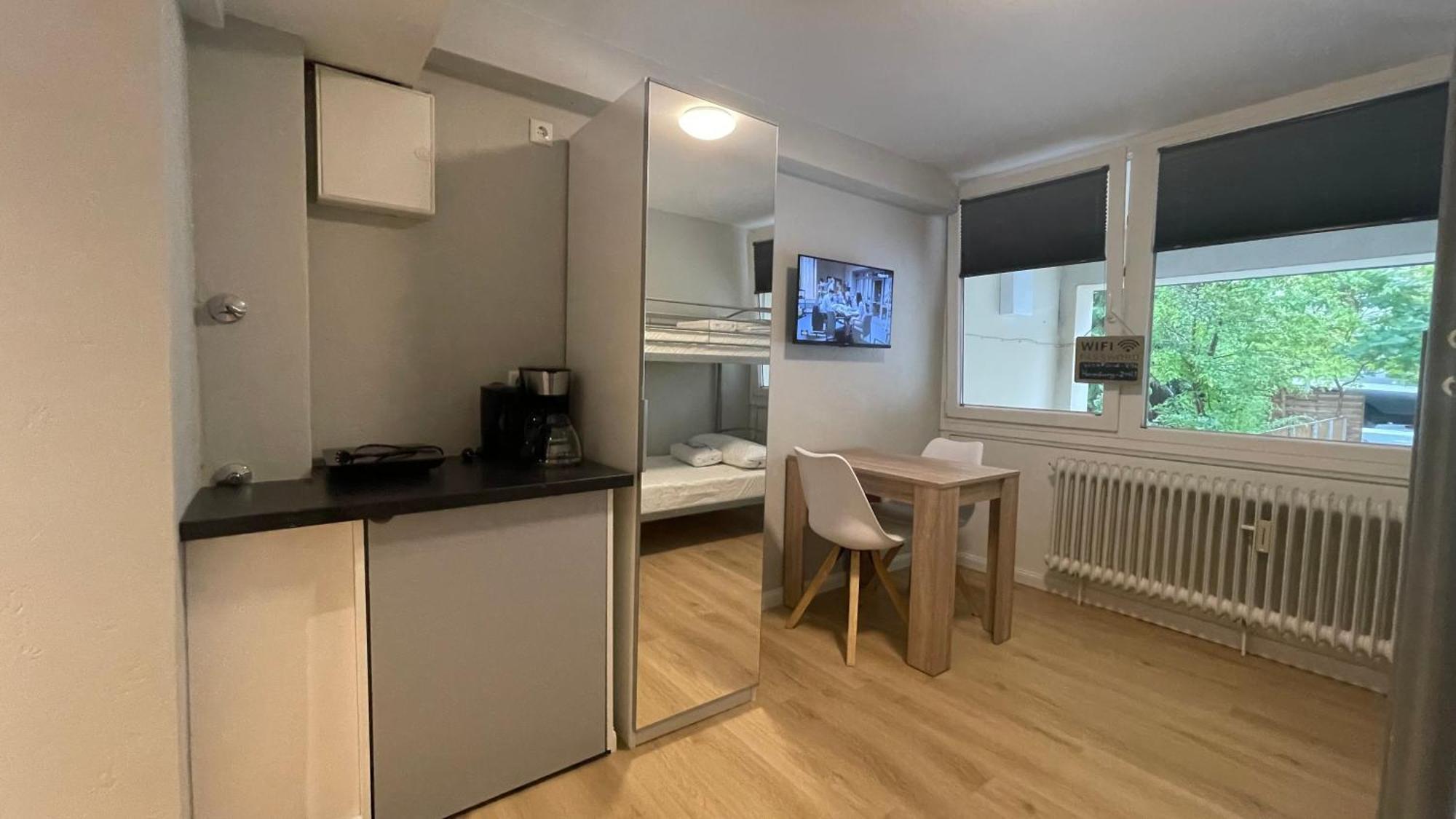Suesses Kleines Und Zentrales Apartment Fuer Zwei Personen Mitten In Amburgo Esterno foto