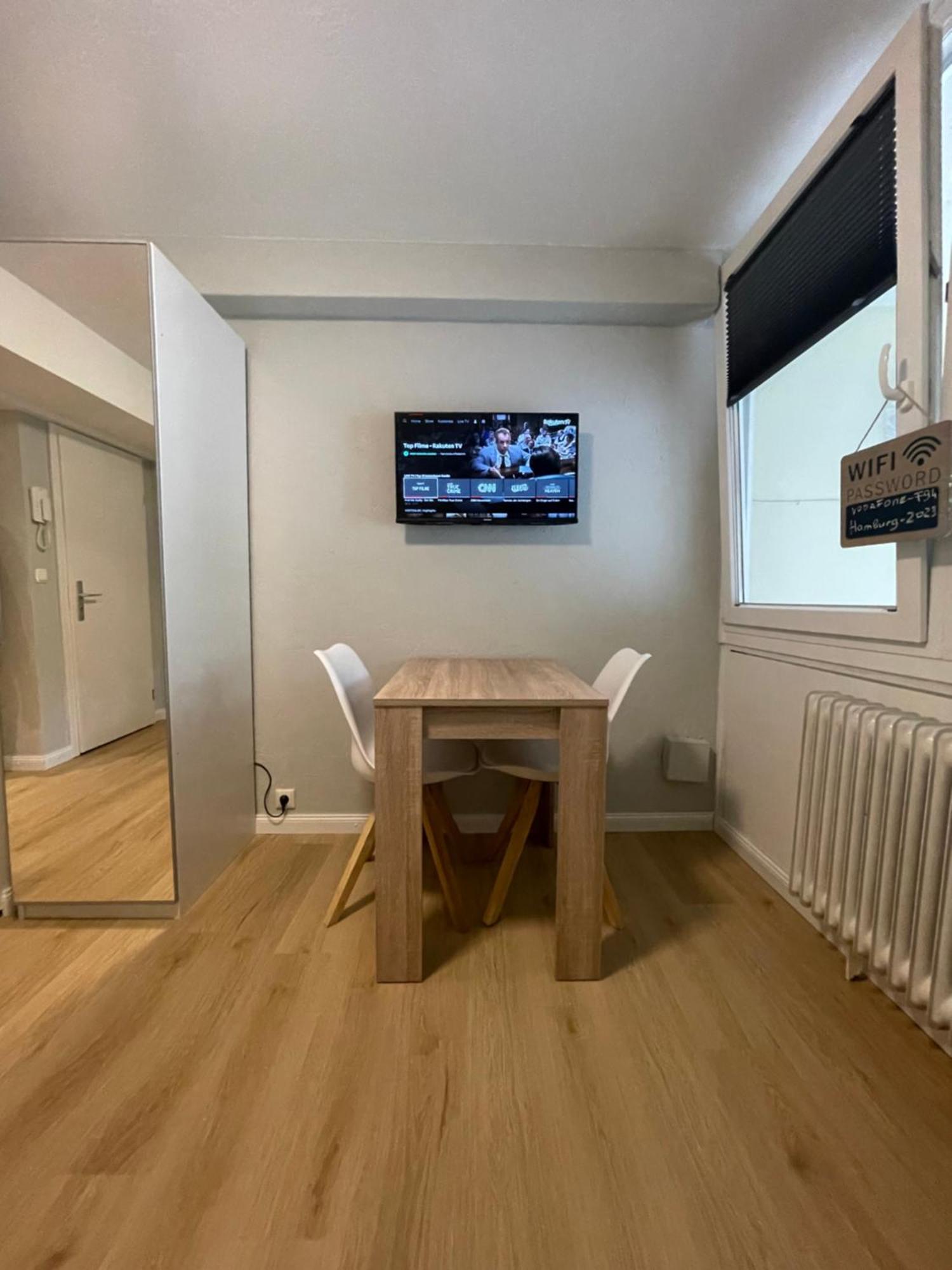Suesses Kleines Und Zentrales Apartment Fuer Zwei Personen Mitten In Amburgo Esterno foto