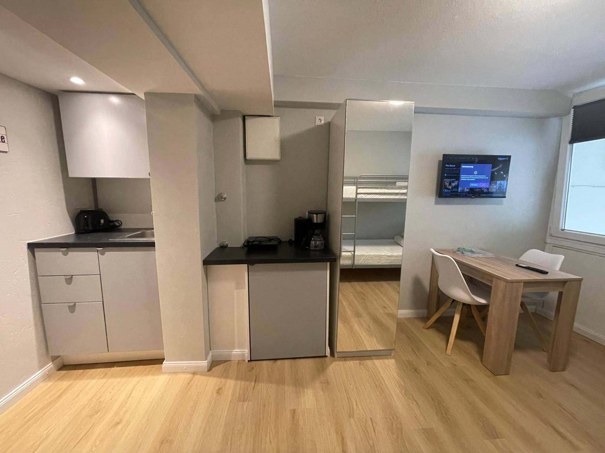 Suesses Kleines Und Zentrales Apartment Fuer Zwei Personen Mitten In Amburgo Esterno foto