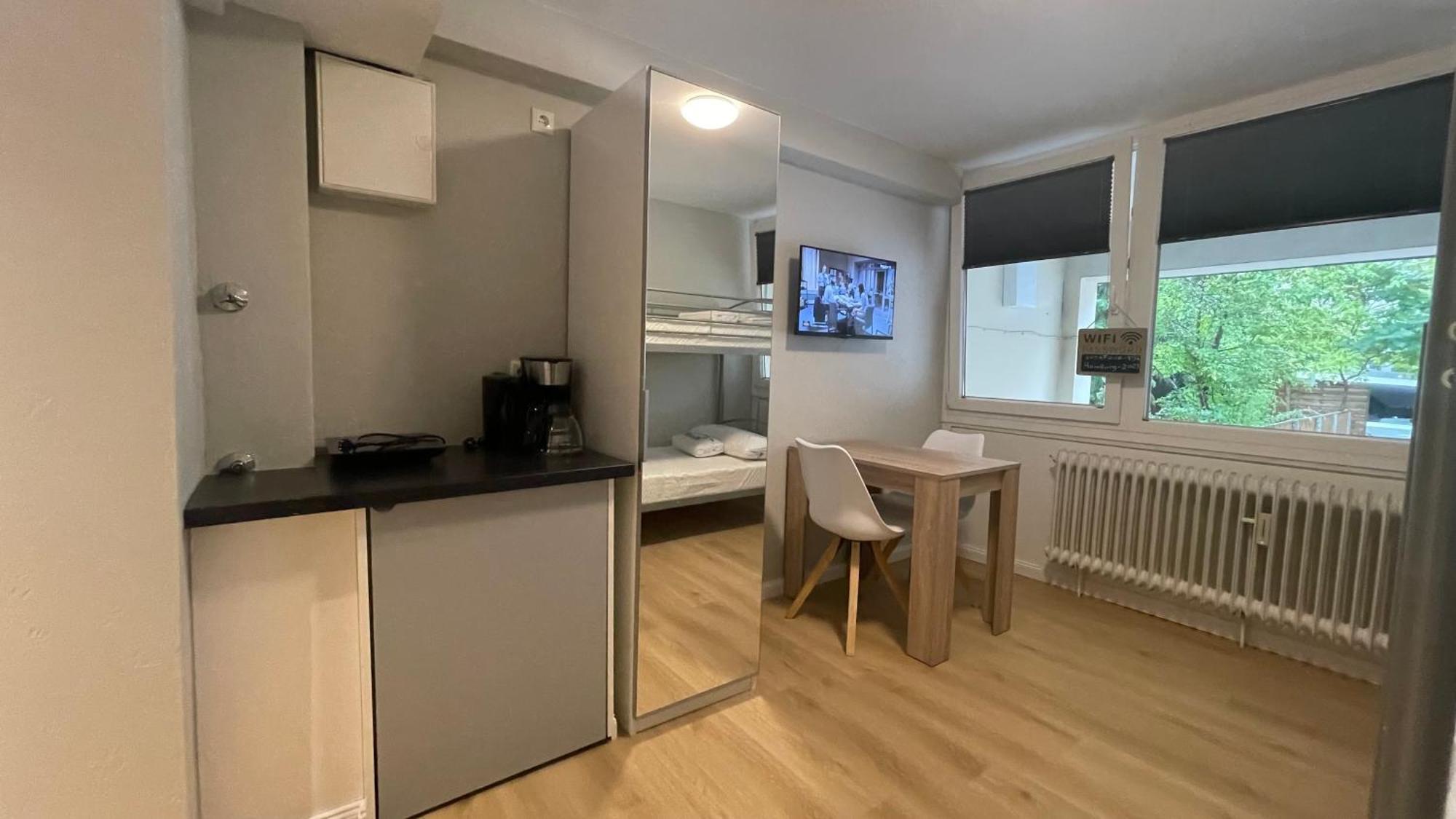 Suesses Kleines Und Zentrales Apartment Fuer Zwei Personen Mitten In Amburgo Esterno foto